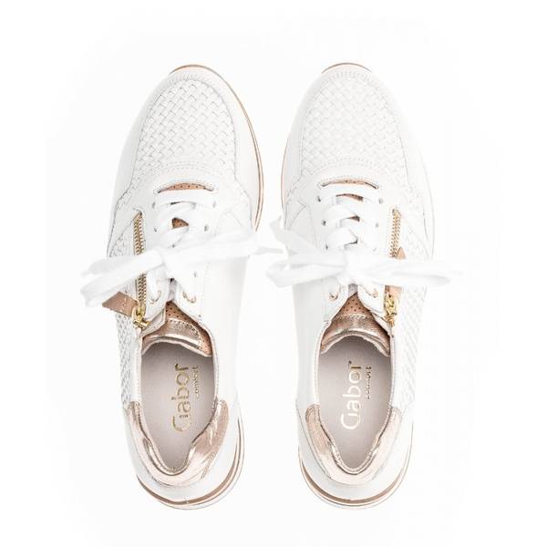 baskets-blanches-en-cuir